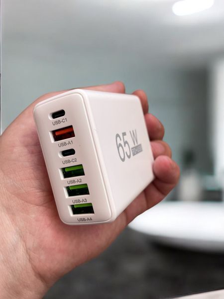 Сетевое зарядное устройство Блок питания 65W 4 USB + 2 Type-C Быстрая зарядка 1100-1766 фото